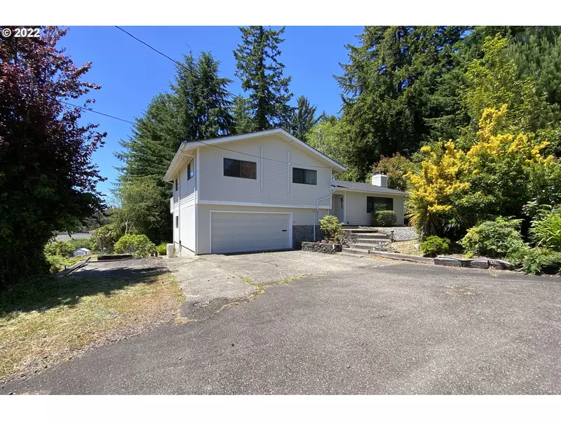 464 N 19TH ST, Reedsport, OR 97467