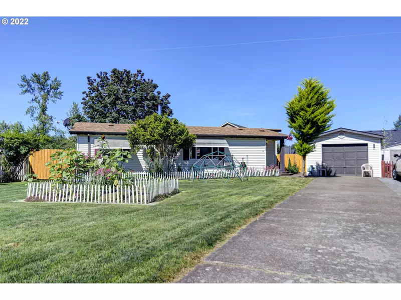 802 MATHIAS CT, Molalla, OR 97038