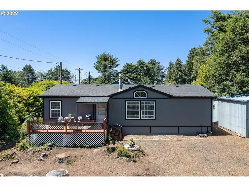 977 S BEACON ST, Rockaway Beach, OR 97136