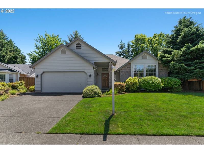 370 NE Gwen CT, Hillsboro, OR 97124