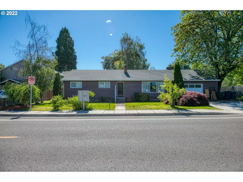 77 N 5TH ST, Creswell, OR 97426