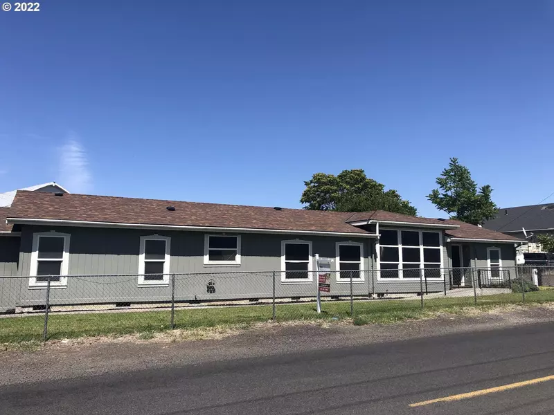 608 COUNTY RD, Milton Freewater, OR 97862