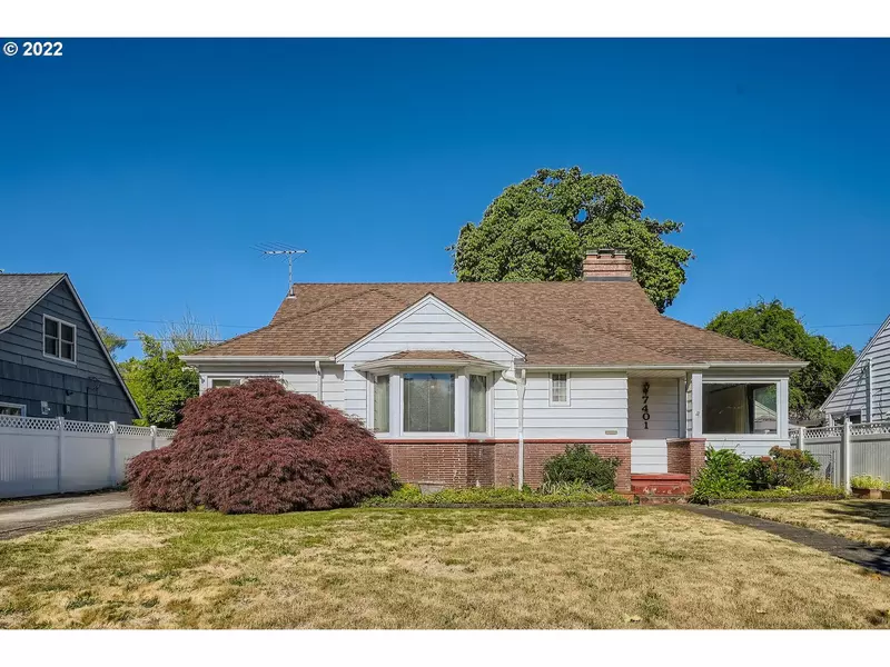 7401 N CHAUTAUQUA BLVD, Portland, OR 97217