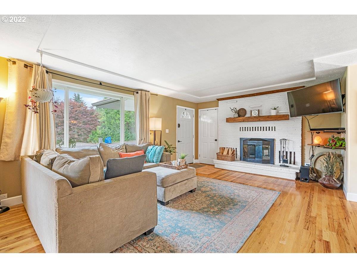Portland, OR 97233,326 SE 154TH AVE
