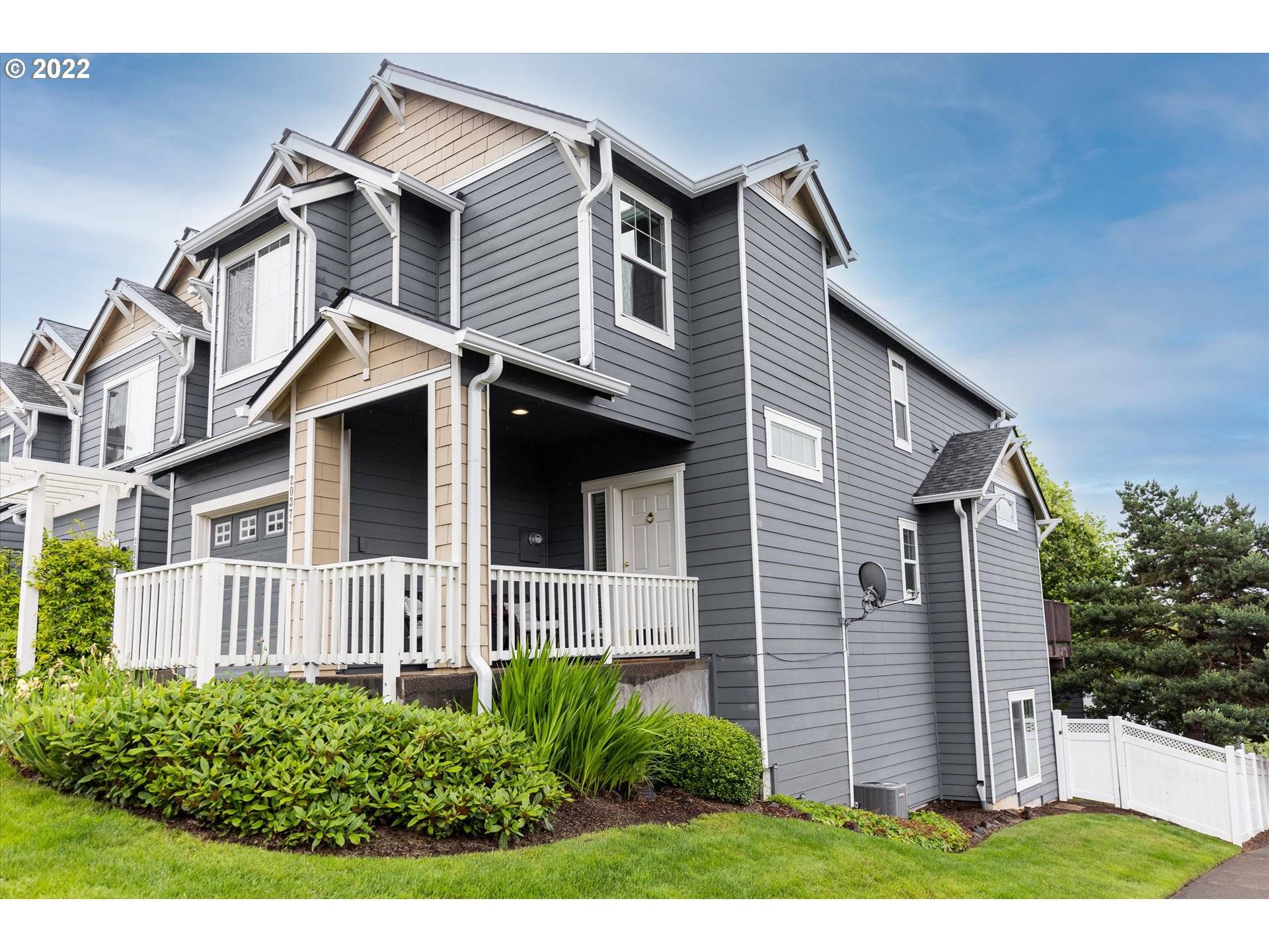 West Linn, OR 97068,20377 HOODVIEW AVE