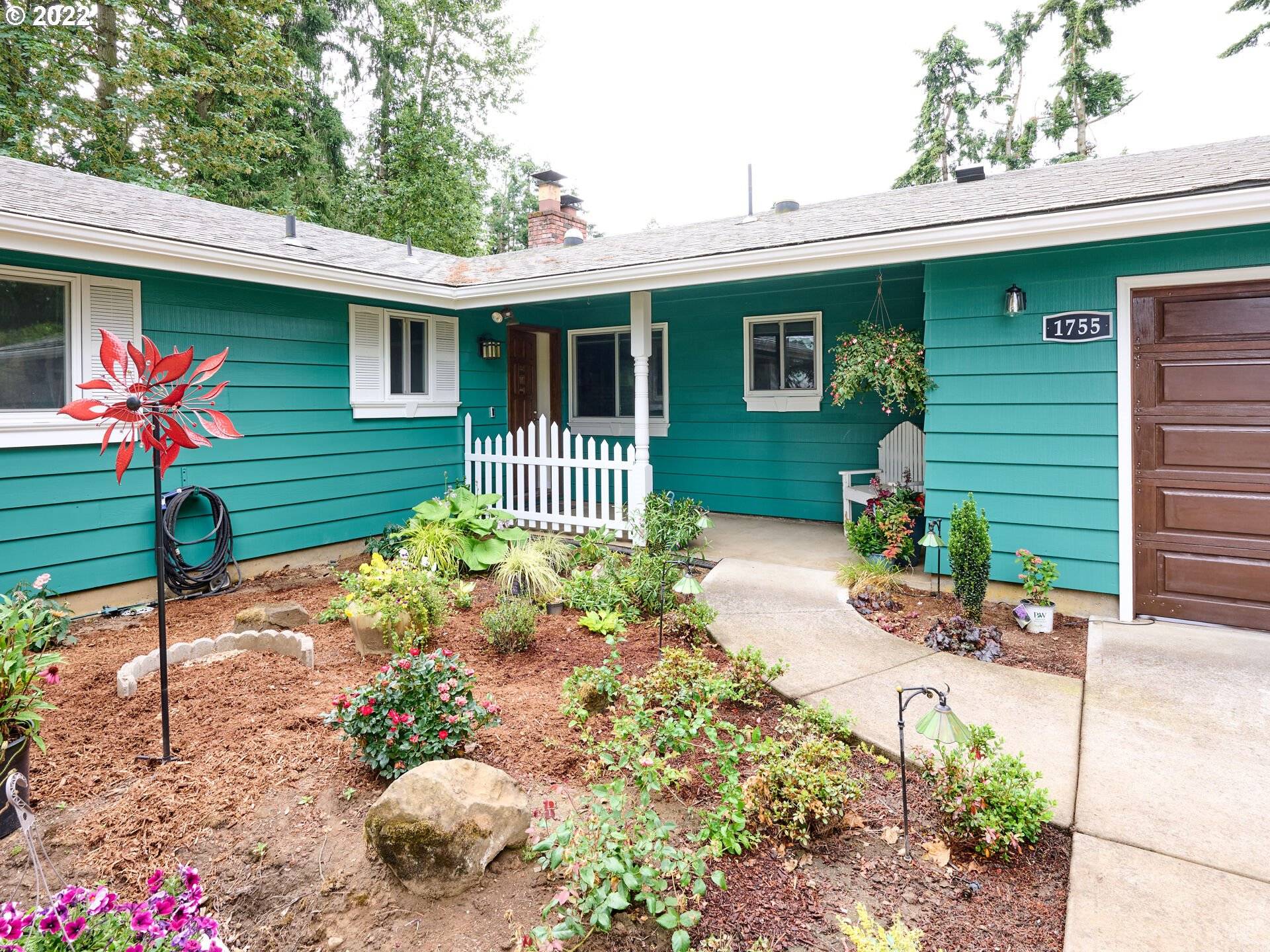 Silverton, OR 97381,1755 PINE ST