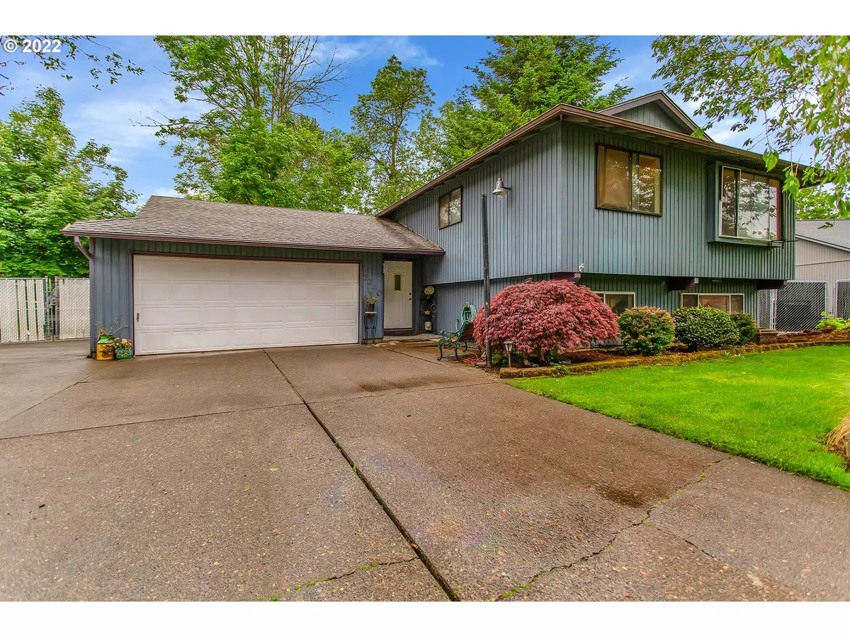 Troutdale, OR 97060,3240 SE LEWIS CT