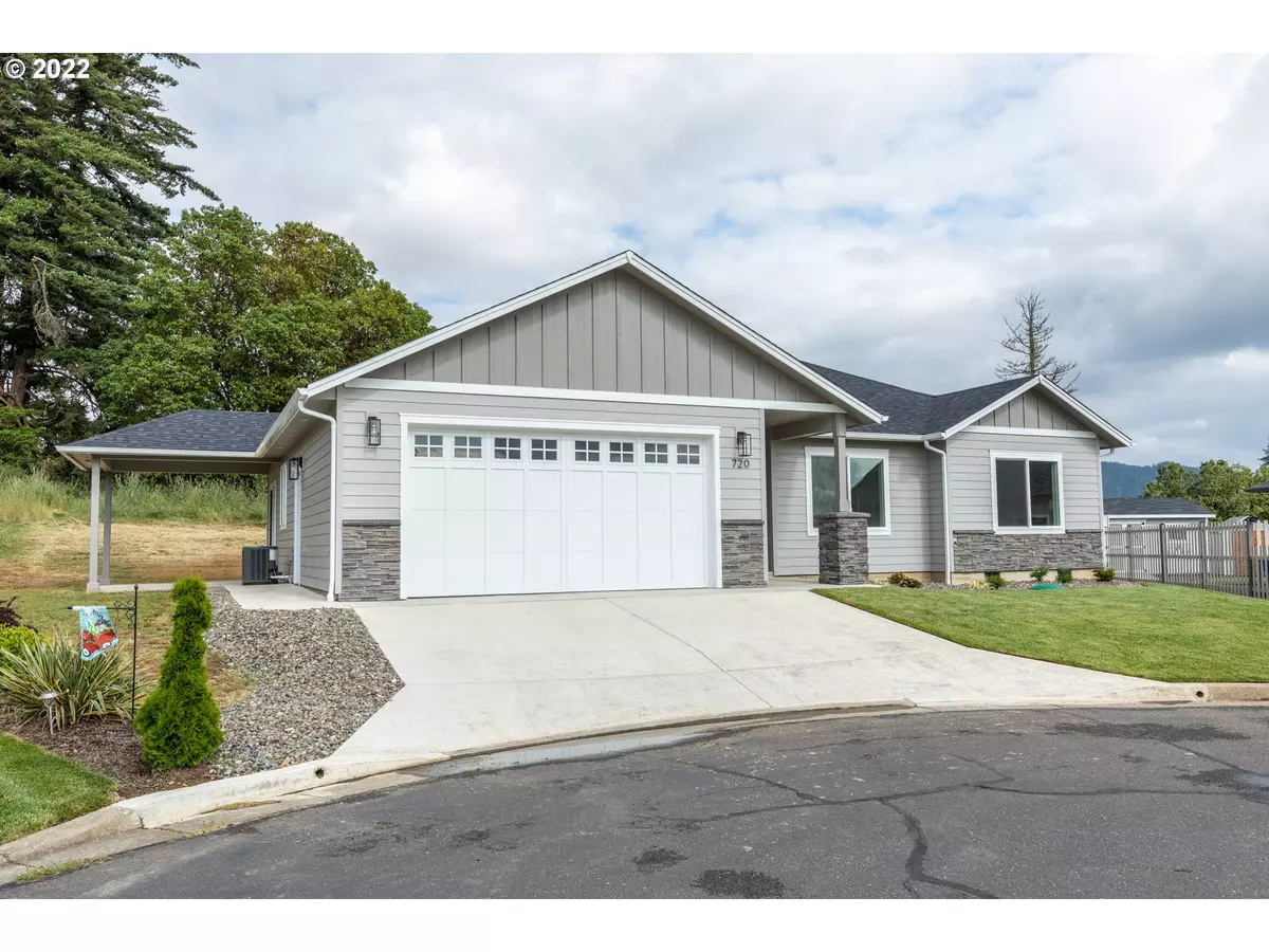 Sutherlin, OR 97479,720 SLAZENGER CT