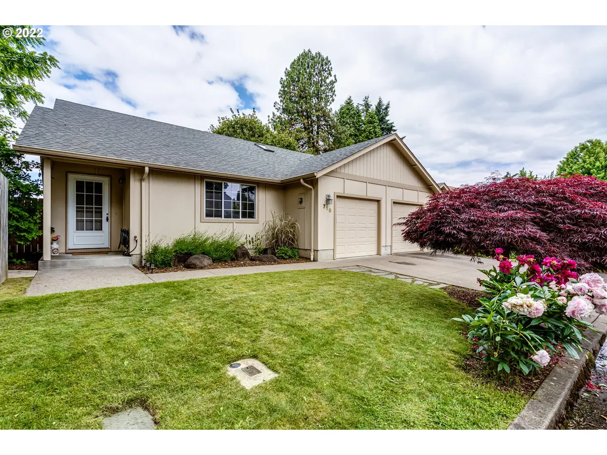 710 RED CEDAR CT, Eugene, OR 97402