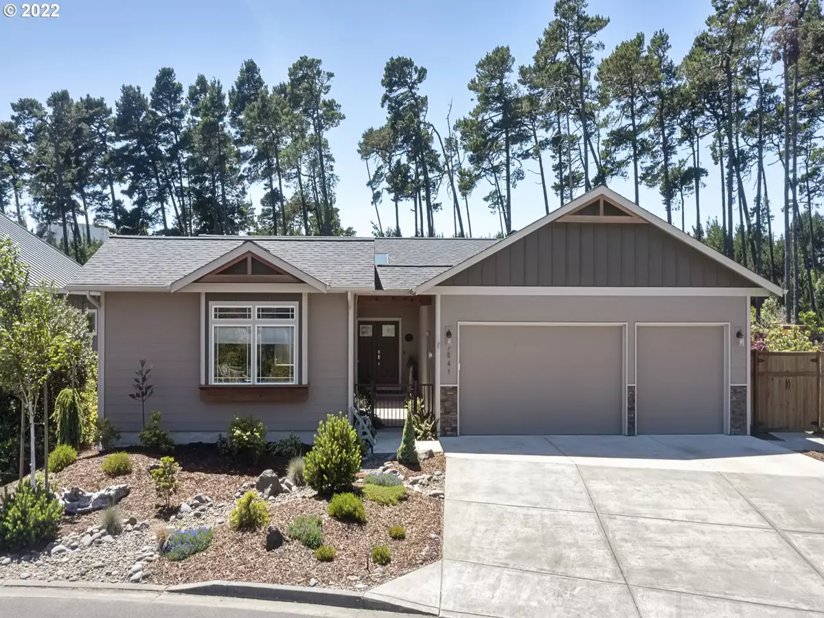 Florence, OR 97439,3841 NANDINA DR