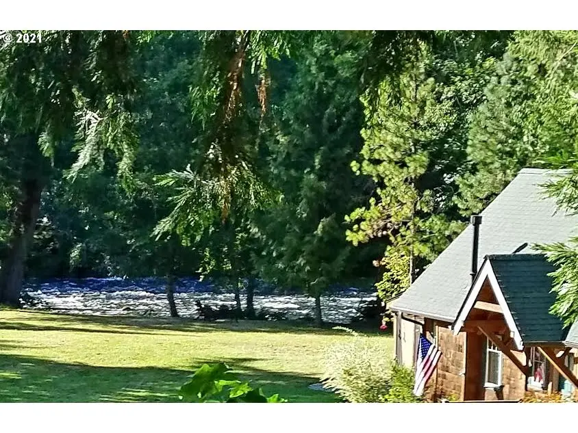 56483 MCKENZIE HWY 9, Mc Kenzie Bridge, OR 97413