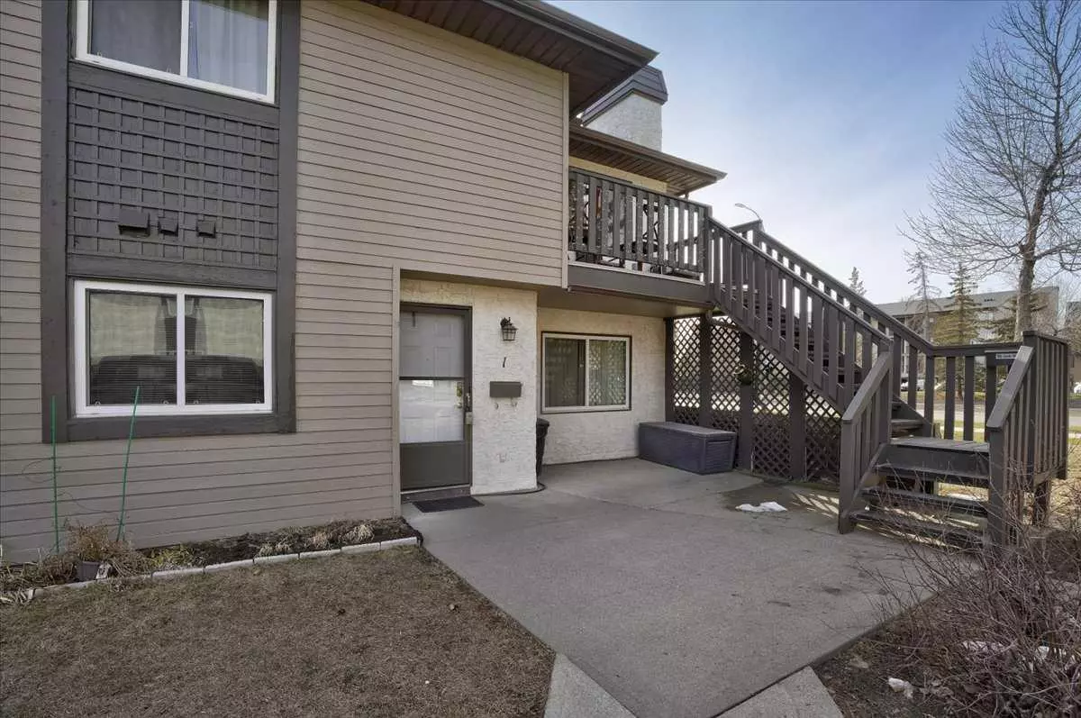 Calgary, AB T2W5J9,1 Cedar Springs GDNS SW