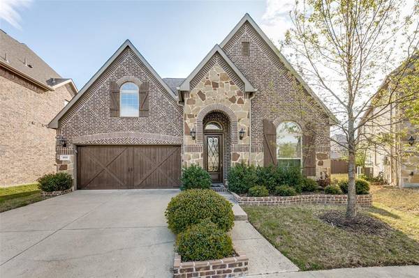 900 Aster Drive,  Euless,  TX 76039