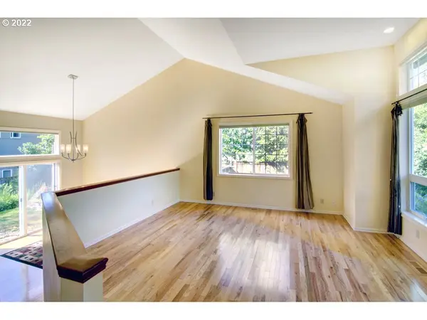 3345 CHAUCER WAY, Eugene, OR 97405