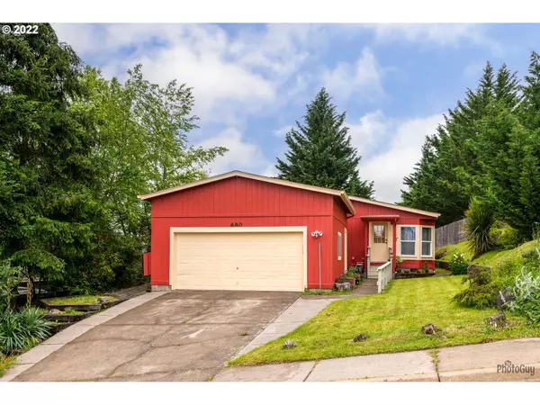 680 S 7TH ST, Creswell, OR 97426