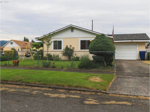 900 S 4TH AVE,  Kelso,  WA 98626