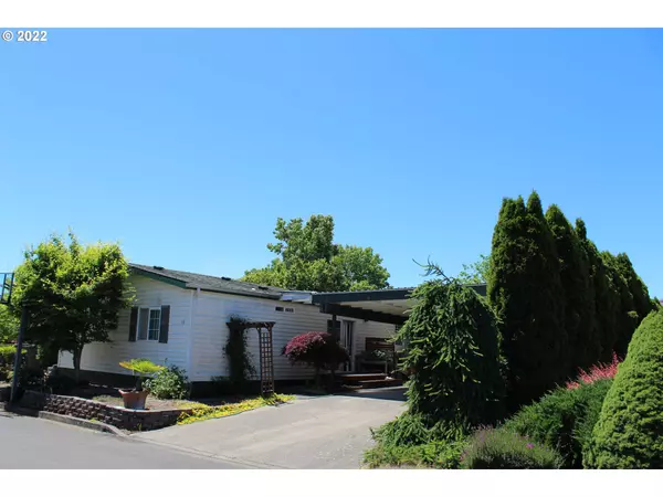 Mc Minnville, OR 97128,655 NE BURNETT RD #53