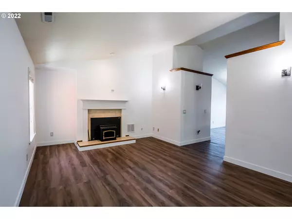 Springfield, OR 97477,510 S 6TH ST