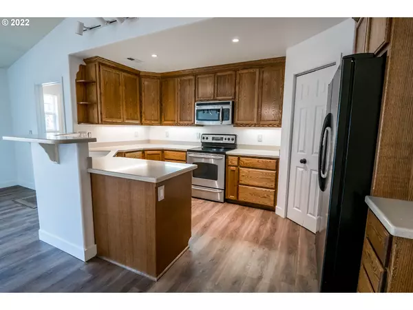 Springfield, OR 97477,510 S 6TH ST