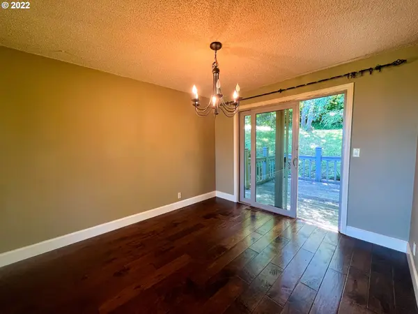 2520 W 22ND AVE, Eugene, OR 97405