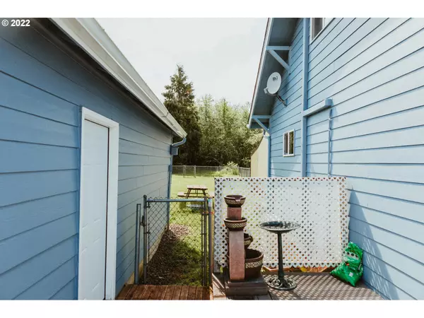 Naselle, WA 98638,273 KNAPPTON RD