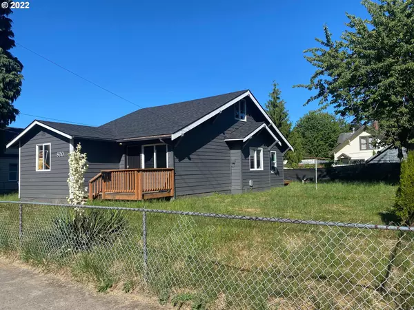 820 N 1ST AVE, Kelso, WA 98626