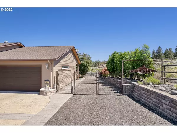 Terrebonne, OR 97760,9403 SW PANORAMA RD