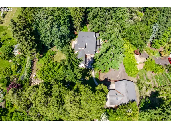 3437 STOREY BLVD, Eugene, OR 97405