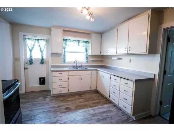 Eugene, OR 97402,1740 W BROADWAY