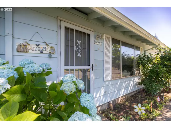 Portland, OR 97233,19707 SE PINE ST