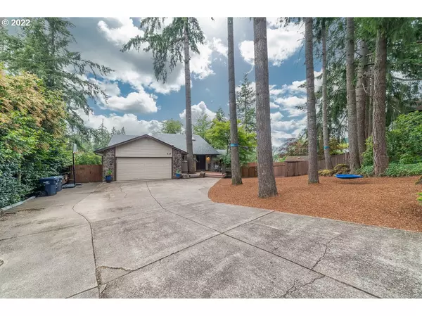 Springfield, OR 97478,447 CASCADE DR