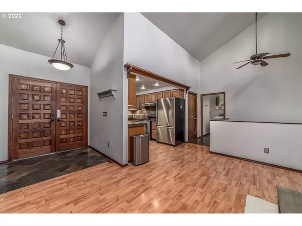 Springfield, OR 97478,447 CASCADE DR