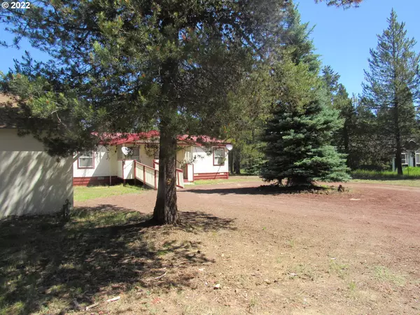 La Pine, OR 97739,16076 BLACKFEATHER LN