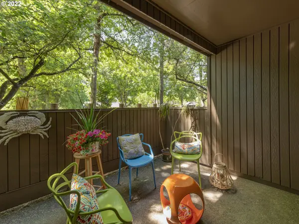 2301 RIDGEWAY DR, Eugene, OR 97401