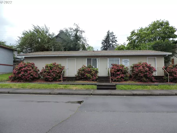 202 1ST ST, Gaston, OR 97119