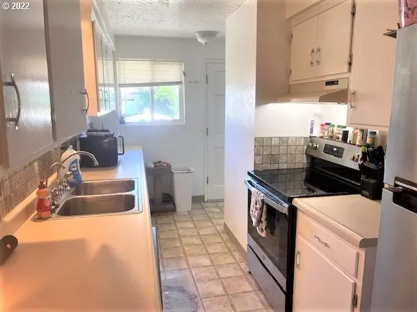 Eugene, OR 97404,3880 GREENWOOD ST