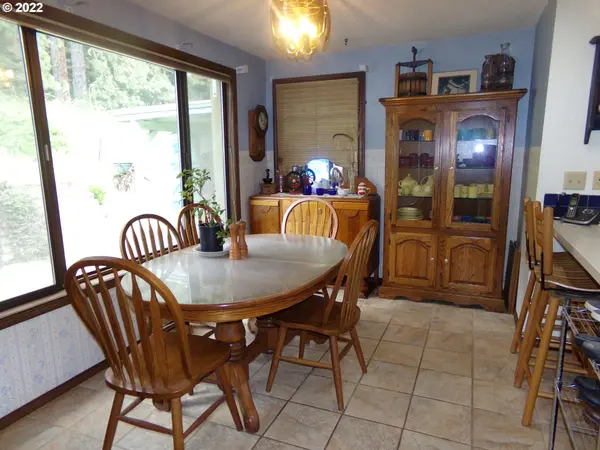 29915 FOX HOLLOW RD, Eugene, OR 97405