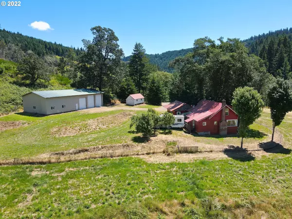 406 PARADISE CREEK RD, Elkton, OR 97436