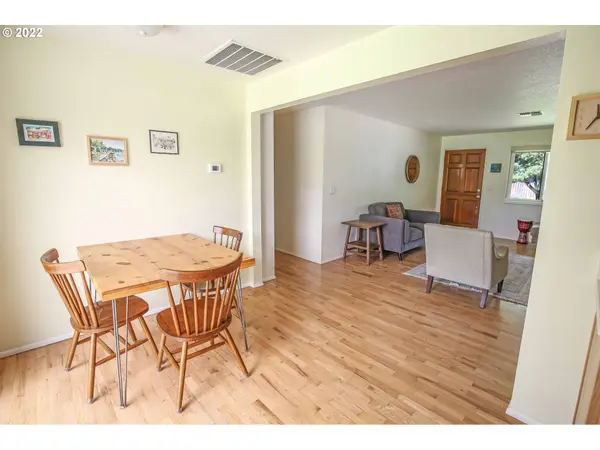 2015 PIERCE ST, Eugene, OR 97405