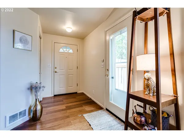 710 RED CEDAR CT, Eugene, OR 97402