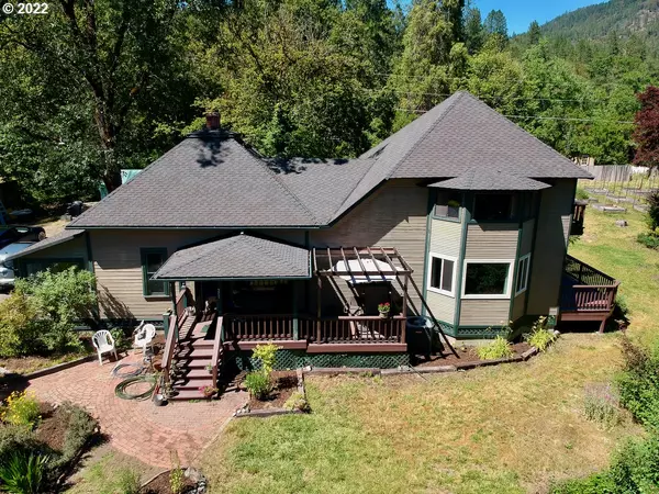 436 GRANITE HILL RD, Grants Pass, OR 97526