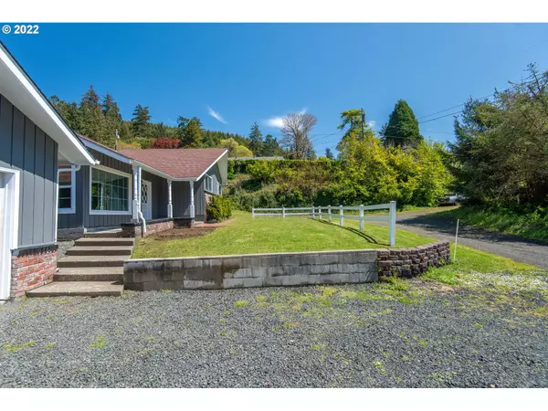 North Bend, OR 97459,93719 E DOVE LN