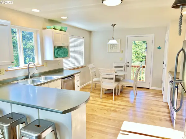 641 IBOLT CT, Florence, OR 97439