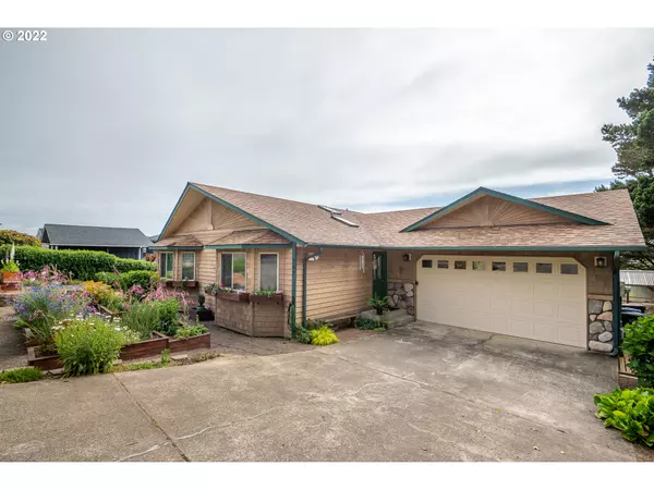 967 NW LANAI LOOP, Seal Rock, OR 97376