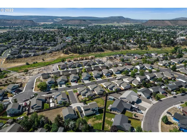 Prineville, OR 97754,717 NE BROOKSTONE DR