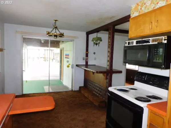 Cottage Grove, OR 97424,33197 BACHMANN LN