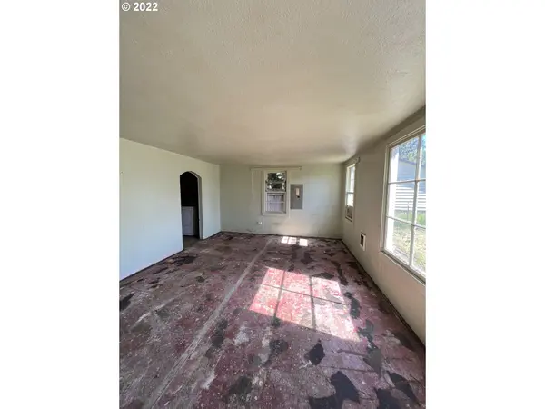 1390 HUGHES ST, Eugene, OR 97402