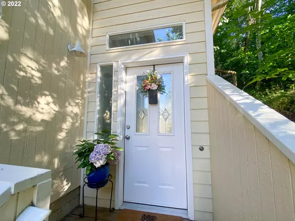 Eugene, OR 97405,3816 COLONY OAKS DR