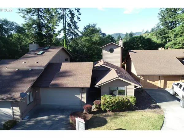 1732 ARCH LN, Brookings, OR 97415