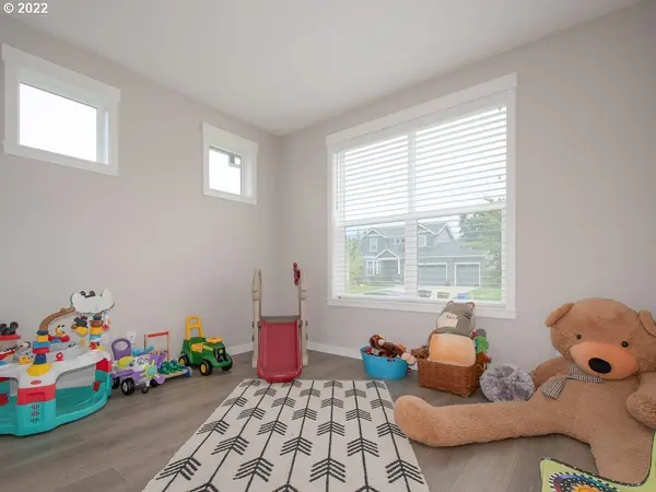 16355 EARHART AVE, Oregon City, OR 97045